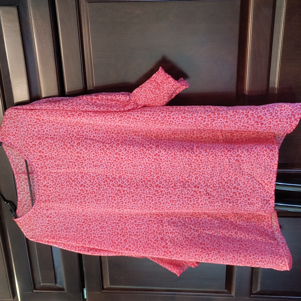 NWOT Boutique Smocked Sleeve Tunic, L